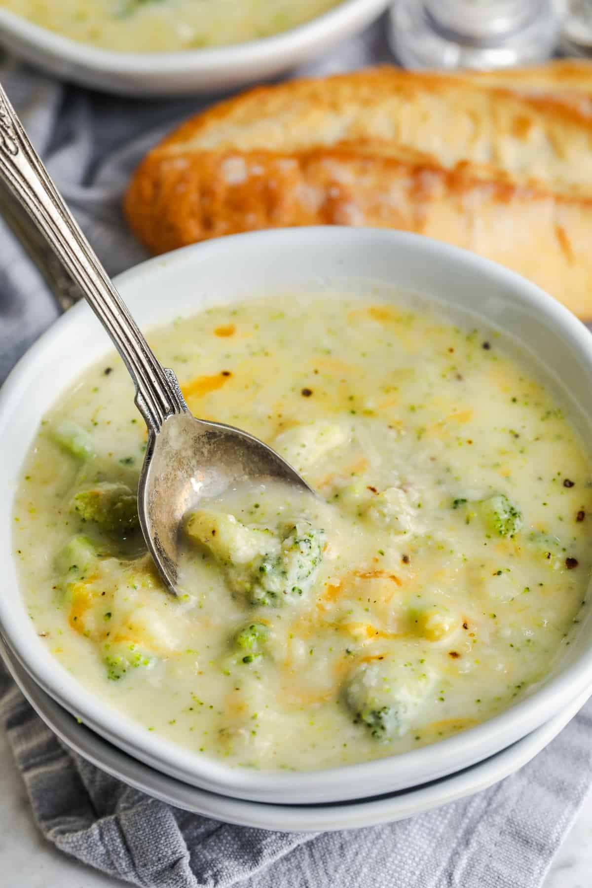 Easy Weeknight Broccoli Potato Soup: Ready in 40 Minutes